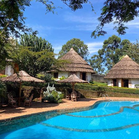 Banda Lodge Masaka Екстер'єр фото