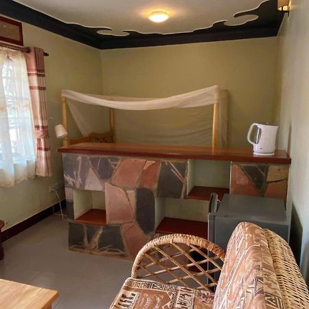 Banda Lodge Masaka Екстер'єр фото