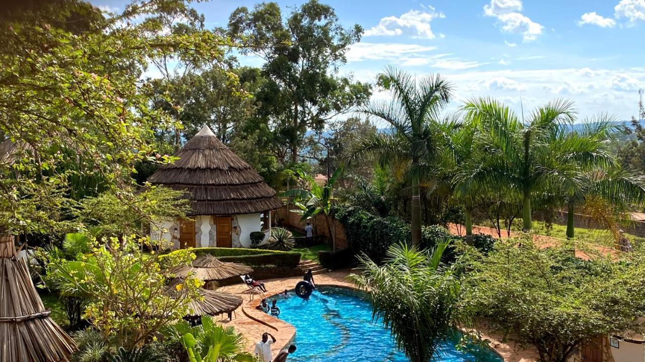 Banda Lodge Masaka Екстер'єр фото