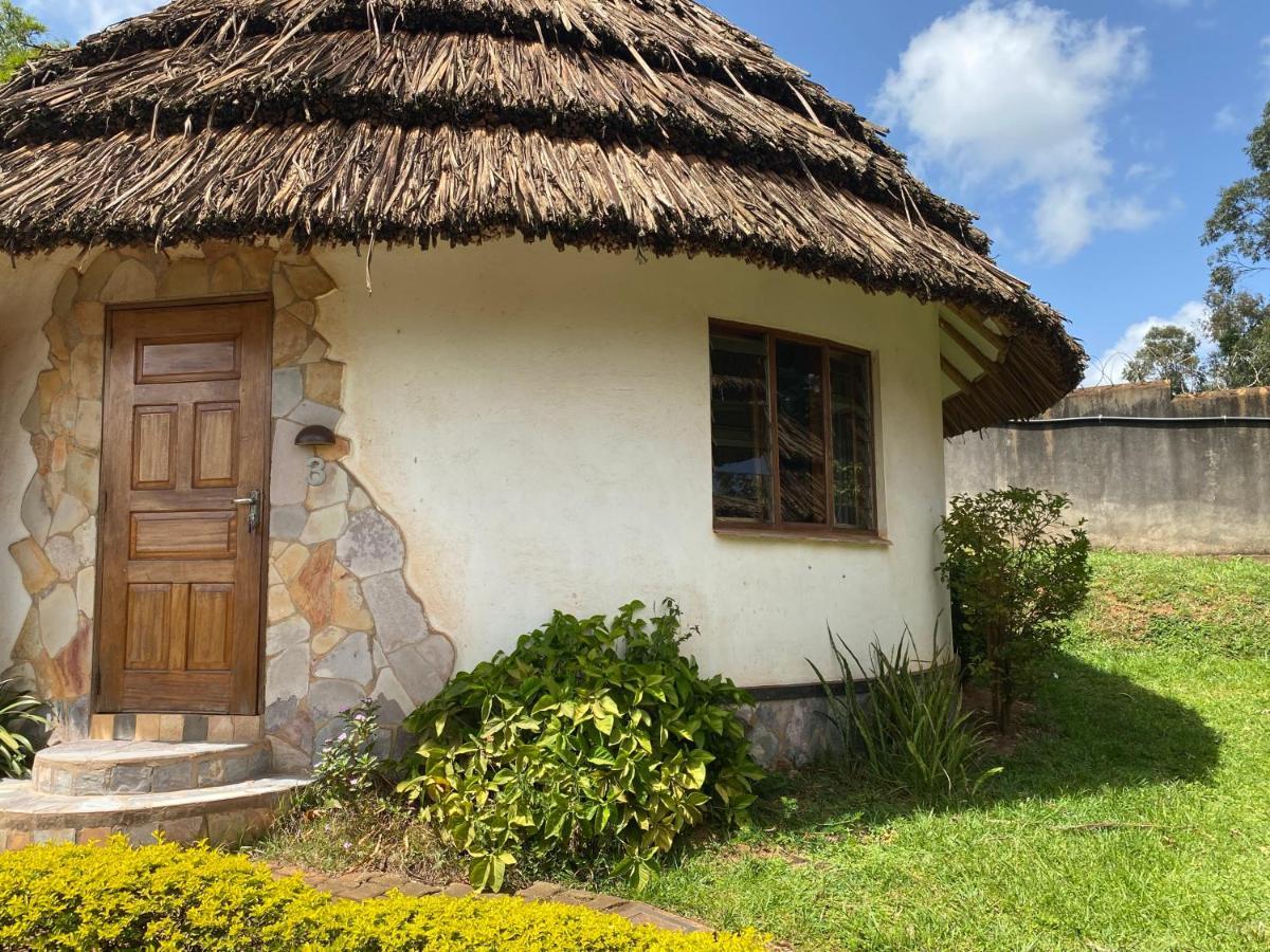 Banda Lodge Masaka Екстер'єр фото
