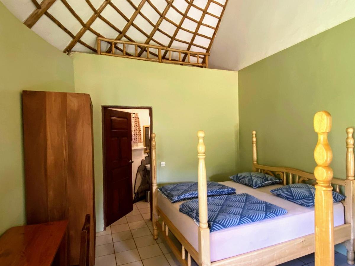 Banda Lodge Masaka Екстер'єр фото