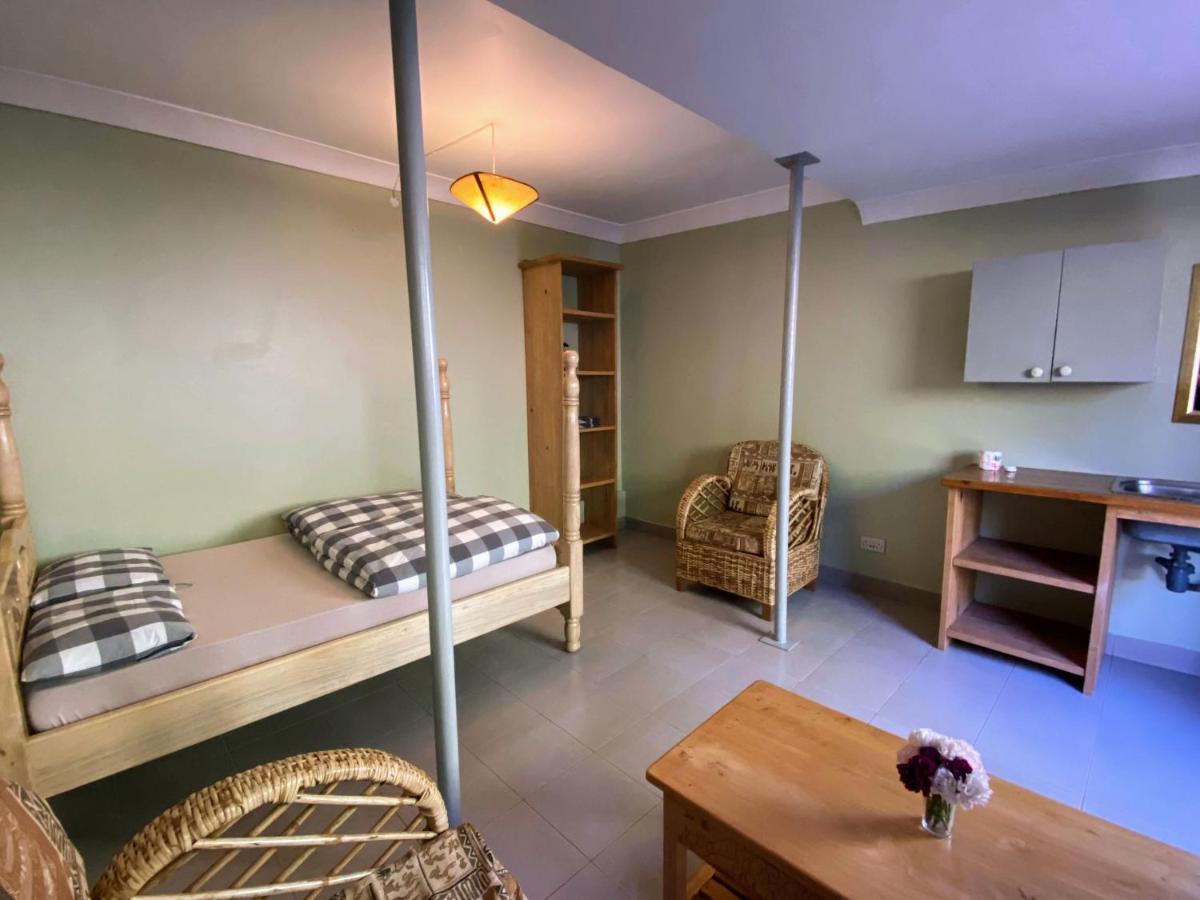 Banda Lodge Masaka Екстер'єр фото
