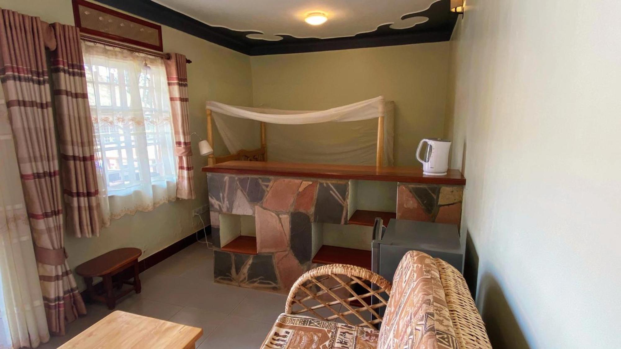 Banda Lodge Masaka Екстер'єр фото