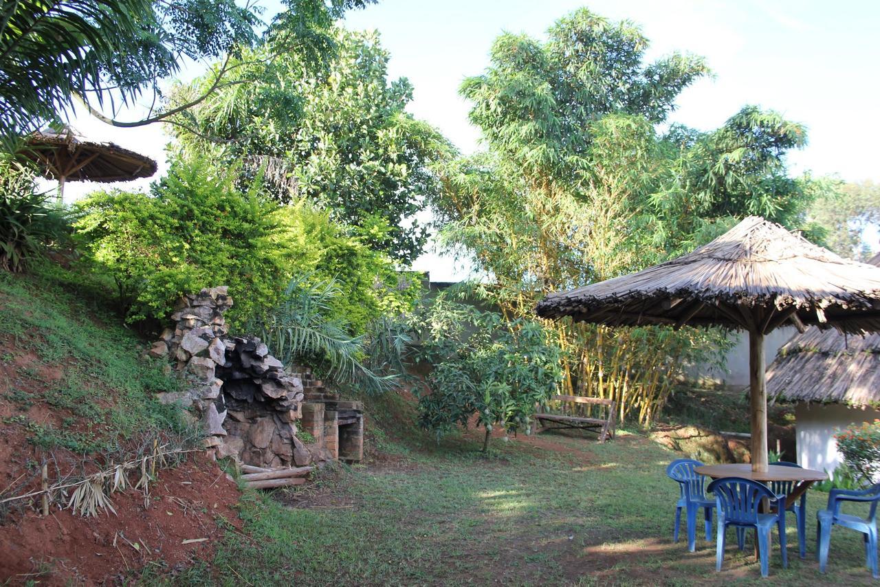 Banda Lodge Masaka Екстер'єр фото