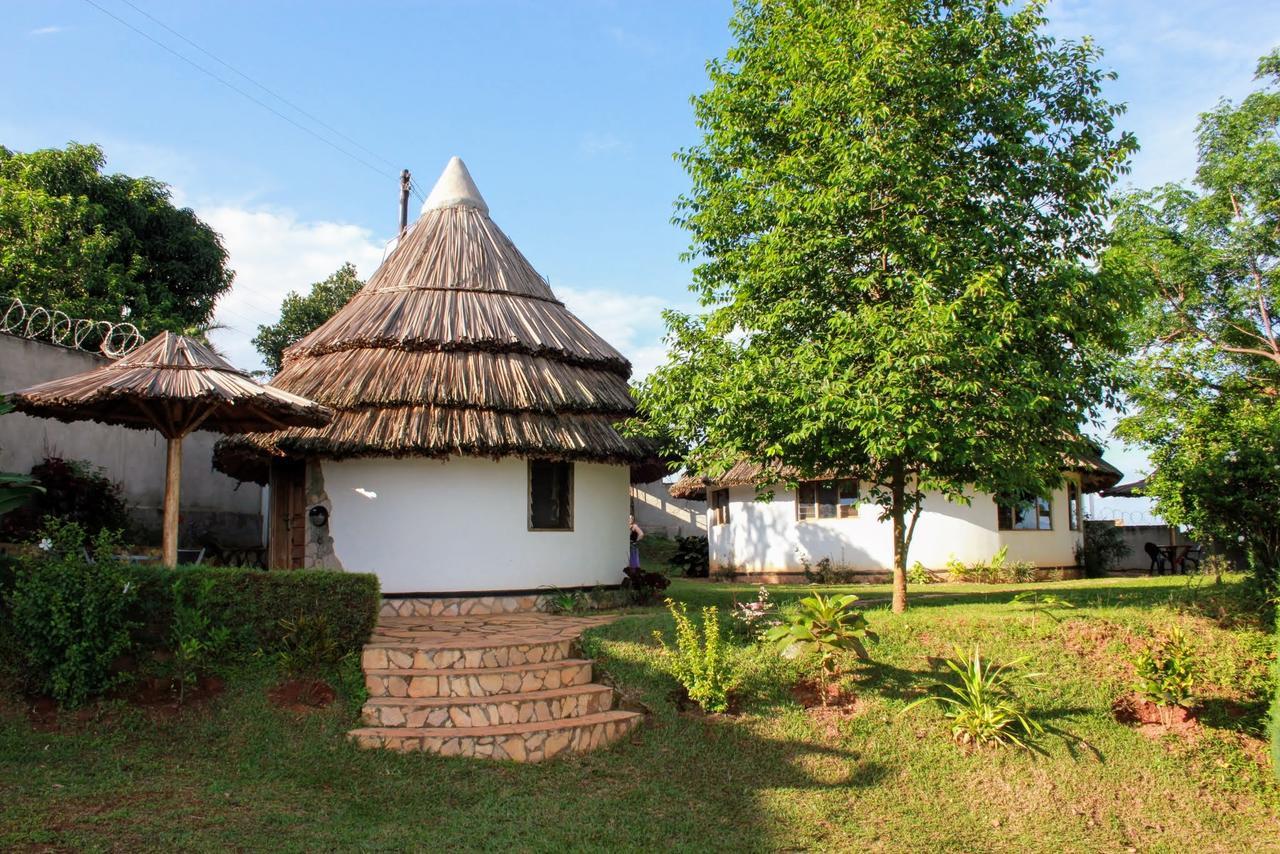 Banda Lodge Masaka Екстер'єр фото