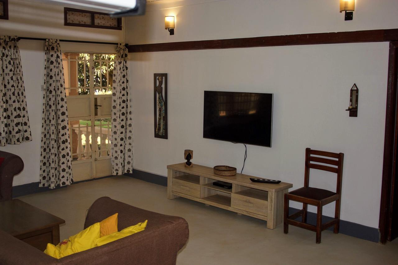 Banda Lodge Masaka Екстер'єр фото