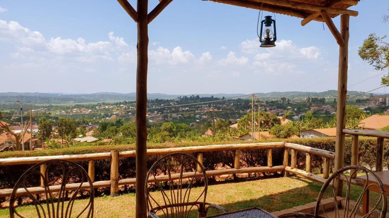 Banda Lodge Masaka Екстер'єр фото