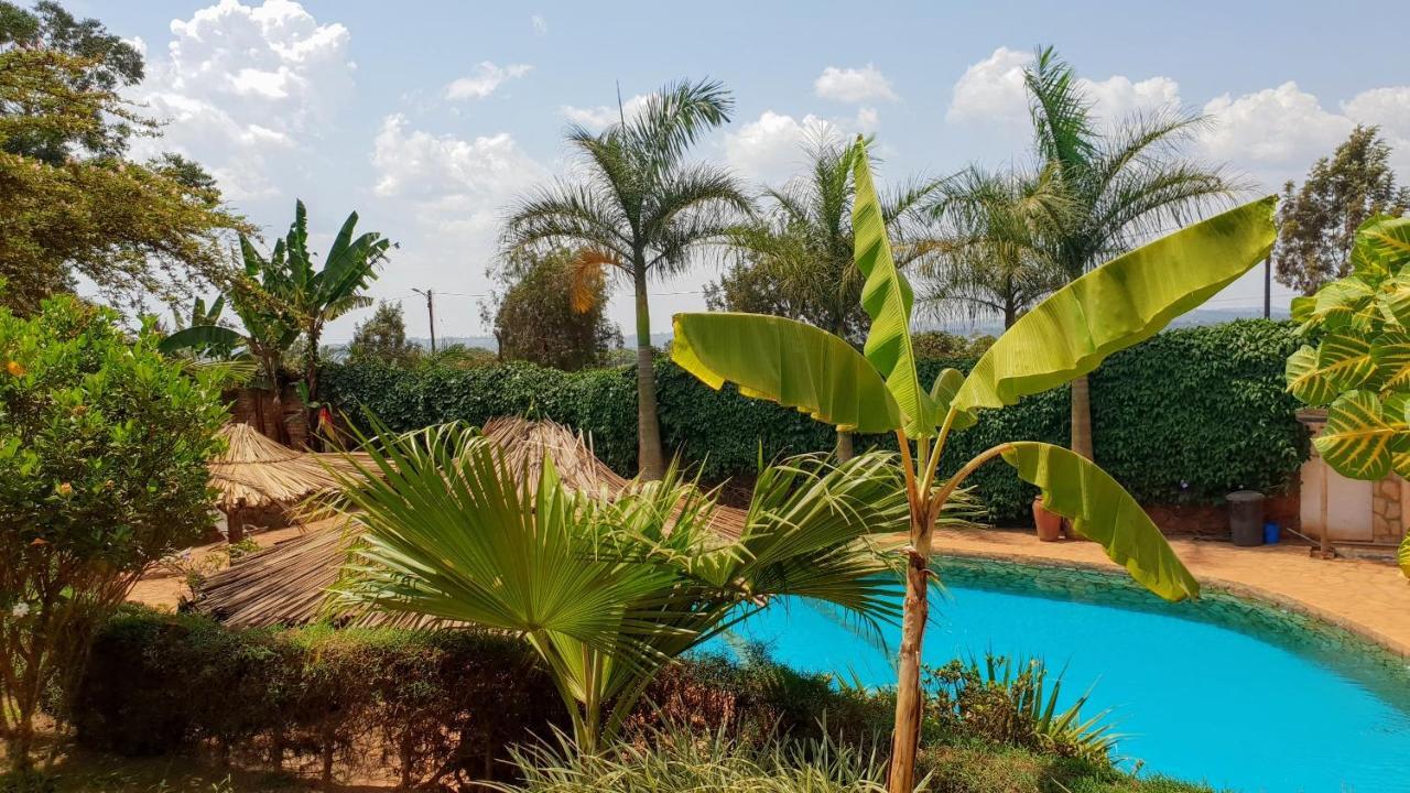 Banda Lodge Masaka Екстер'єр фото