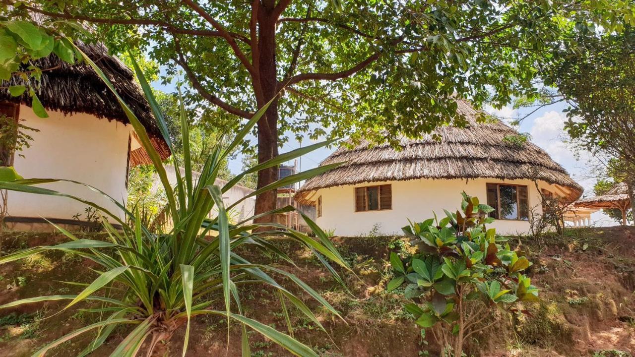 Banda Lodge Masaka Екстер'єр фото