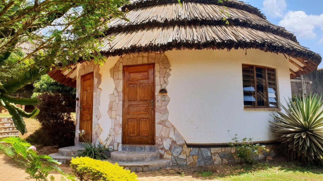 Banda Lodge Masaka Екстер'єр фото