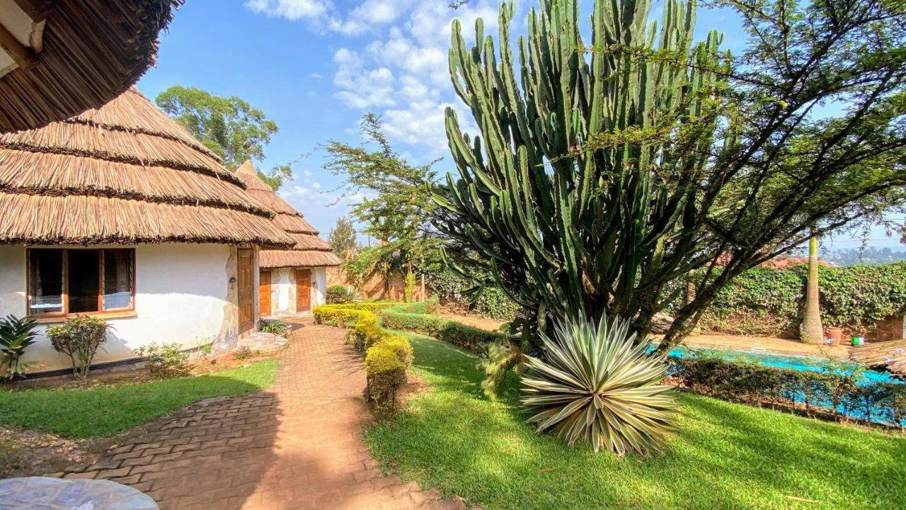Banda Lodge Masaka Екстер'єр фото